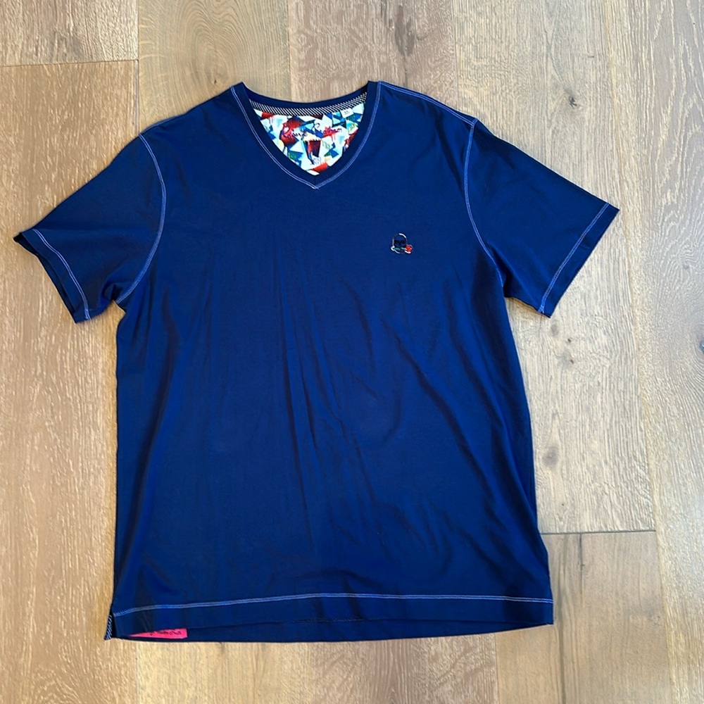 Robert Graham V Neck Tee